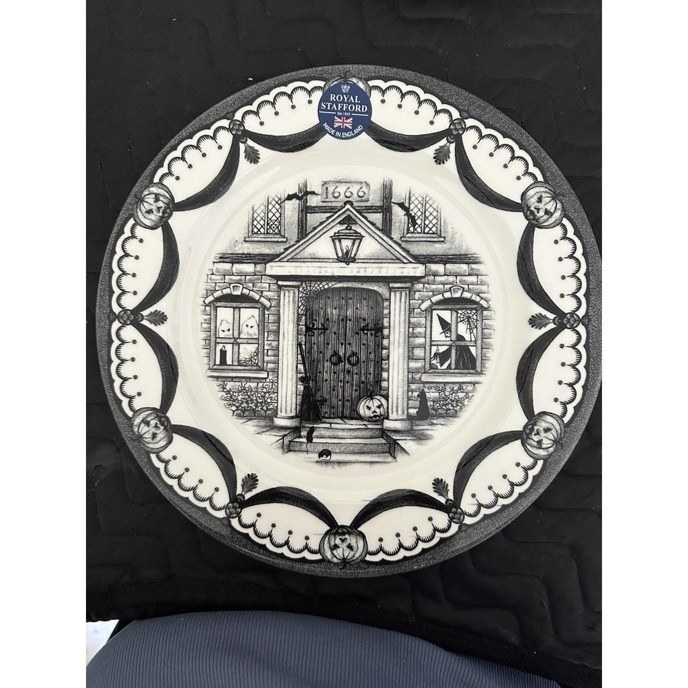1 Royal Stafford Halloween Spookyville Haunted Home 11" Dinner Plates New w/ Tag